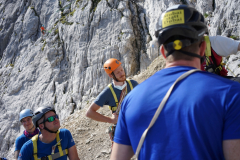Prüfungsvorbereitungen der Bergwacht München an der Alpspitze